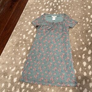 Love Cameron Girls’ Green Floral Short Sleeve Dress. Size 7